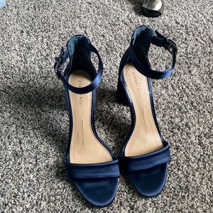 Satin deep blue Gianni bini heels! 7.5 in women’s